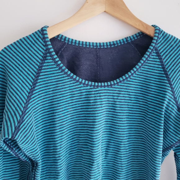 Lululemon Open Your Heart Long Sleeve Heathered Ink / Classic Stripe Reversible - Picture 13 of 16